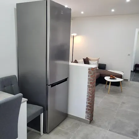 Allee Des Chenes Apartment *
