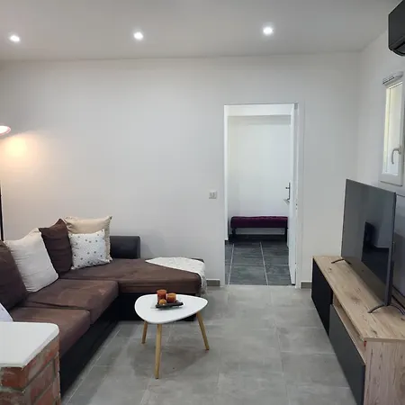 Allee Des Chenes Apartment